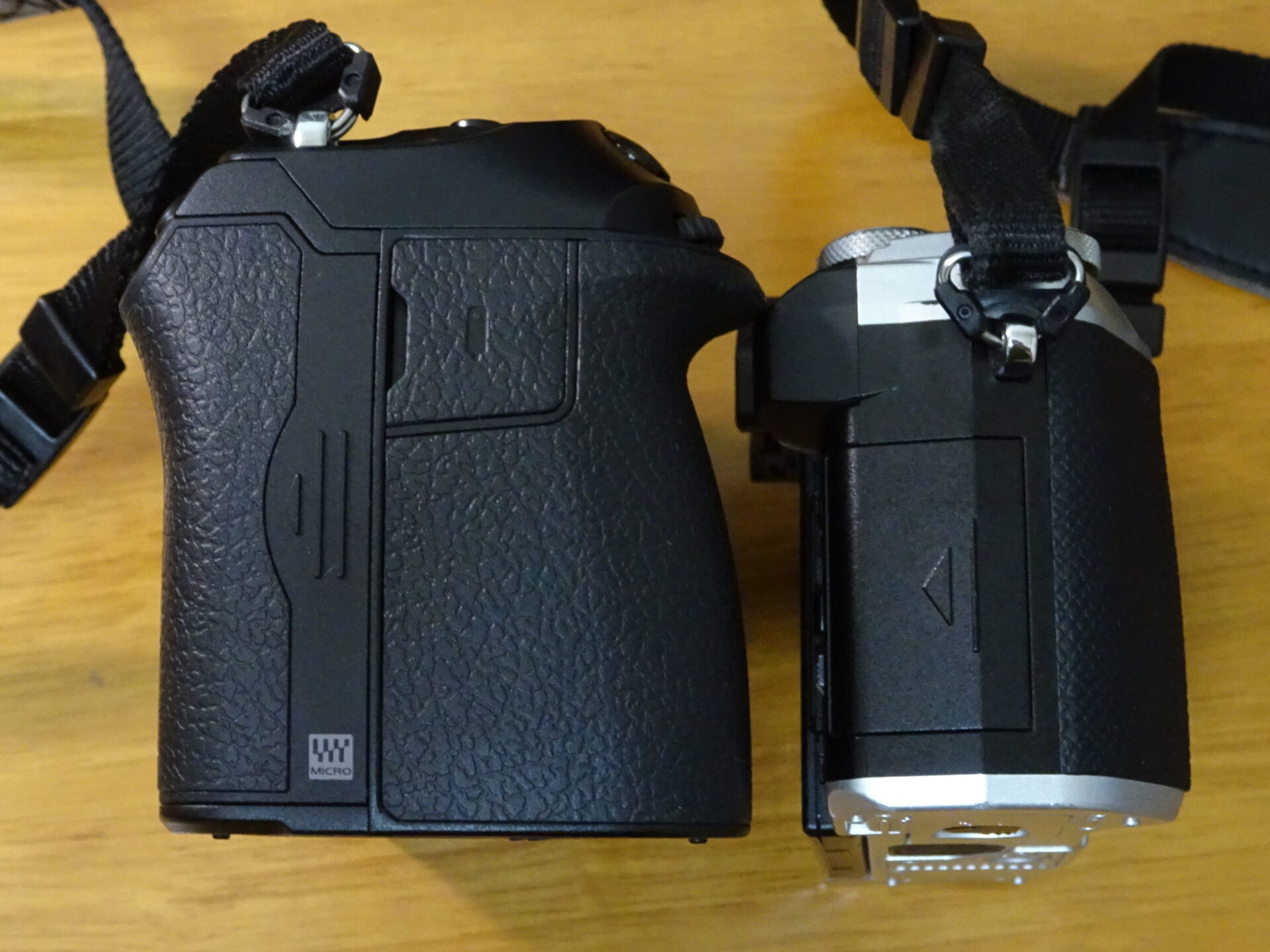 OM-1 MarkIIとEM5 MarkIIIの大きさ比較